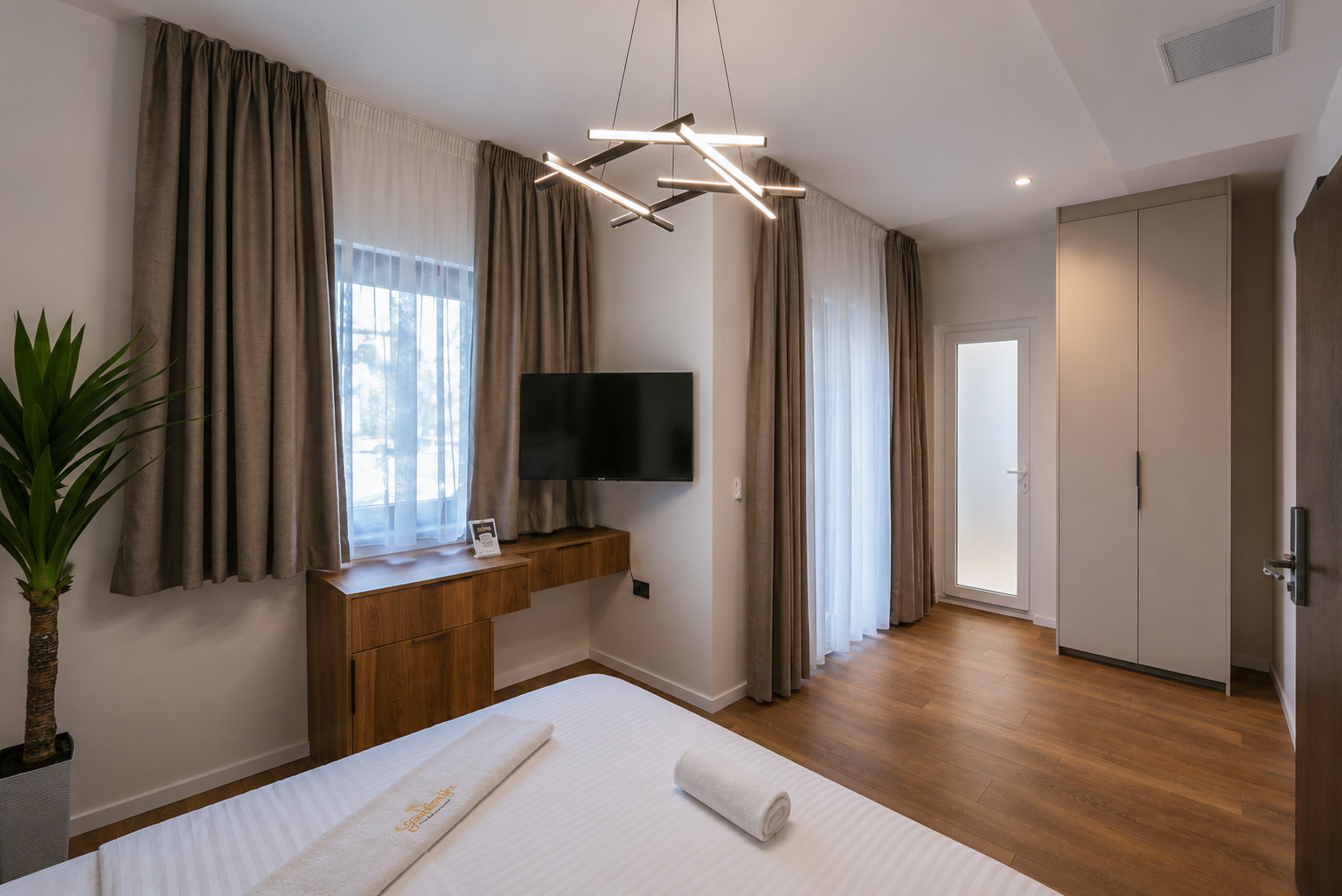 Dhomë në Hotel Geshtenja, foto 7